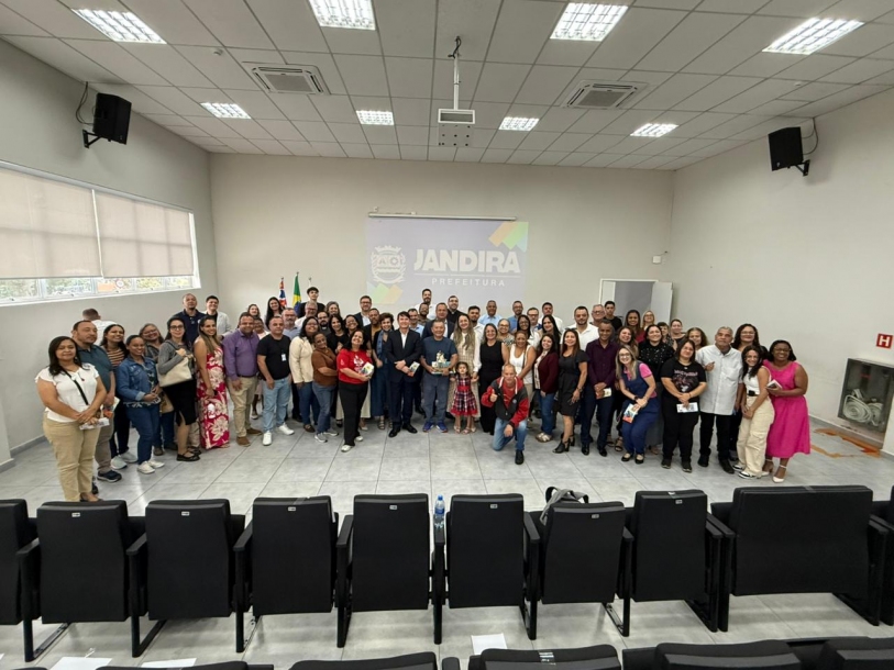 Jandira lança o Programa Famílias Fortes com foco na prevenção e fortalecimento dos vínculos familiares
