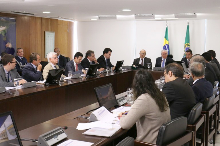 Queda da inflação demonstra que governo está no caminho certo