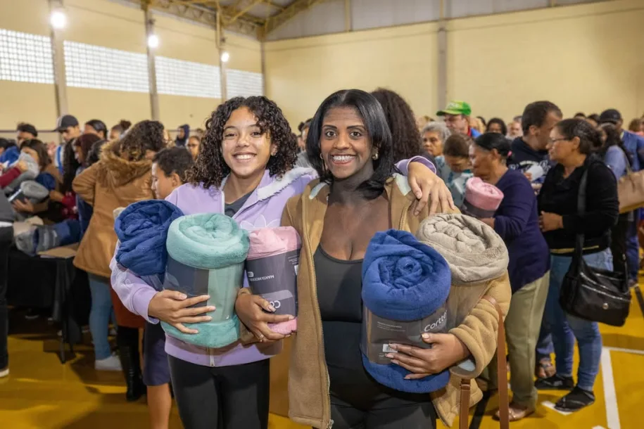 Campanha do Agasalho leva solidariedade e aquece famílias em Santana de Parnaíba