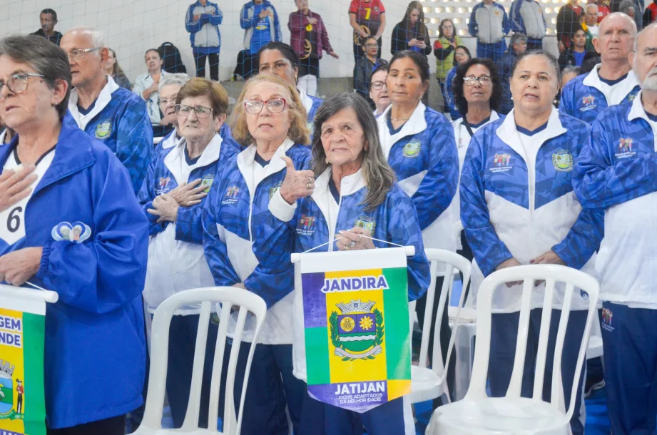Idosos de Jandira representam o município nos Jogos da Melhor Idade em Praia Grande