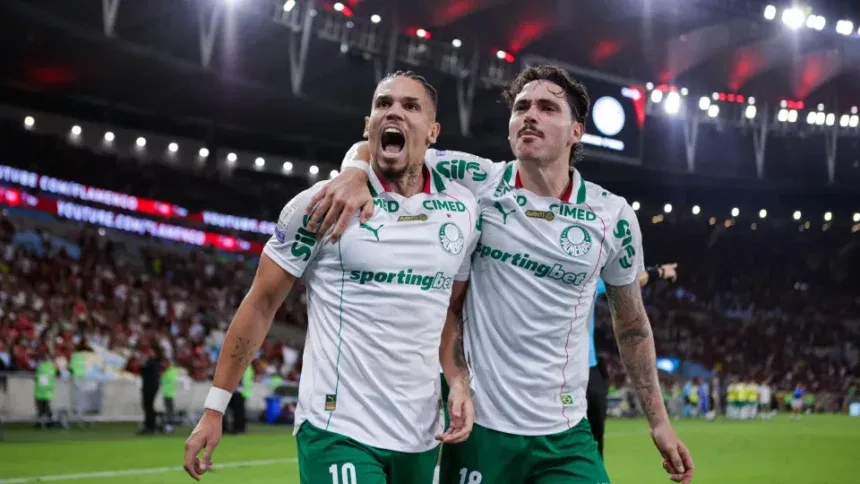 Palmeiras vence Flamengo no Maracanã e amplia vantagem na liderança do Brasileirão