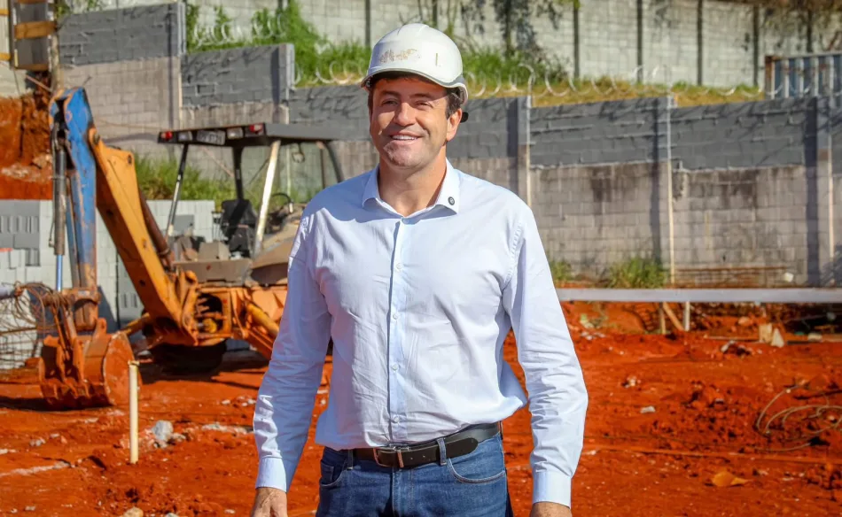 Elvis Cezar anuncia nova UBS e complexo esportivo no bairro 120