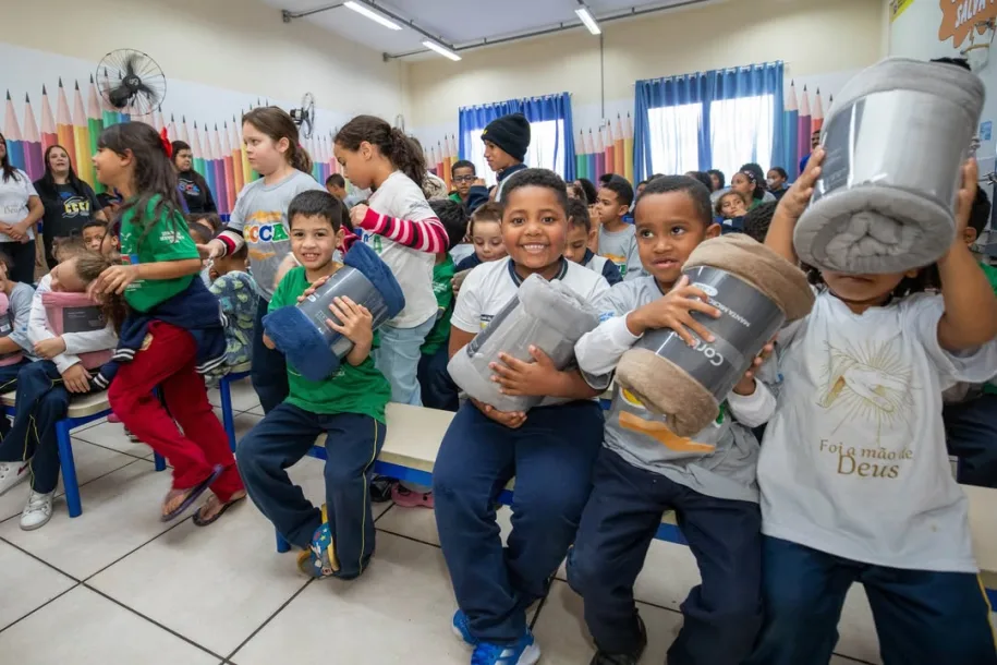 Campanha do Agasalho beneficia famílias atendidas pelo CCCA em Santana de Parnaíba