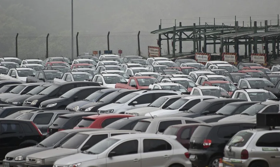 Venda de veículos novos no país sobe 15% até maio