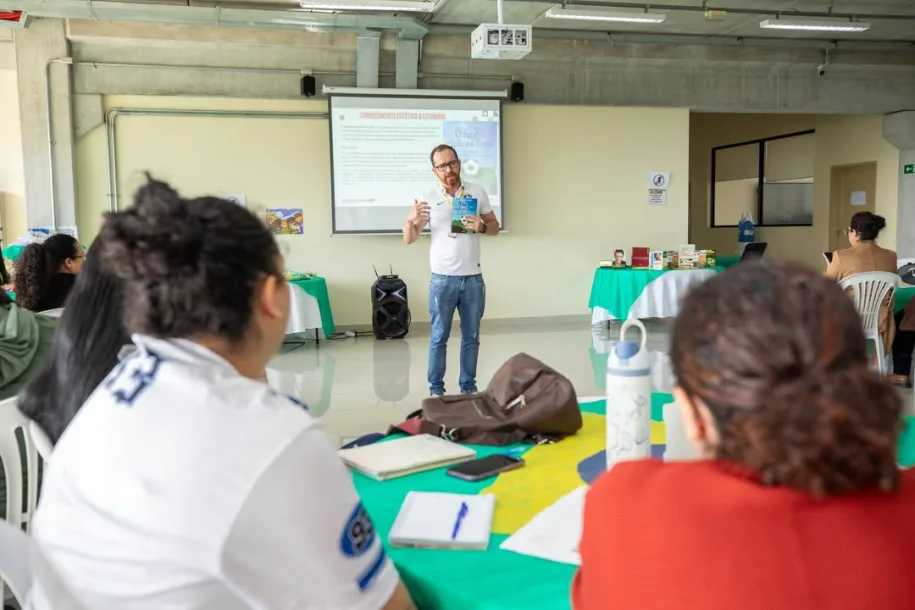 Santana de Parnaíba promove capacitação para fortalecer alfabetização nos anos iniciais