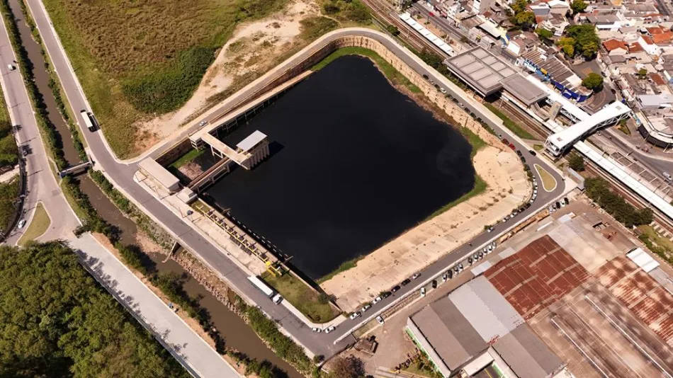 Piscinões em operação podem se somar a novo projeto para reduzir enchente