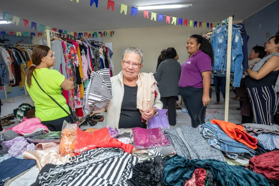 Cabide Solidário leva acolhimento e solidariedade às famílias de Santana de Parnaíba