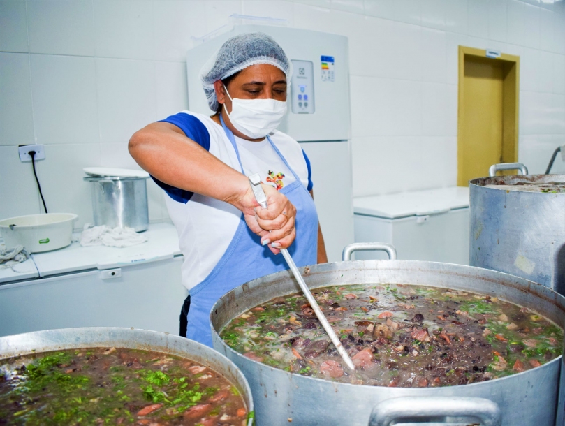 Primeira-dama de Parnaíba promove a Feijoada Solidária 2021