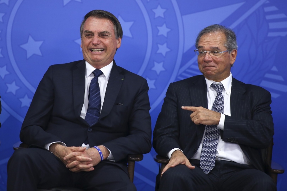Bolsonaro anuncia Auxílio Brasil de r$ 400 para 17 milhões de famílias