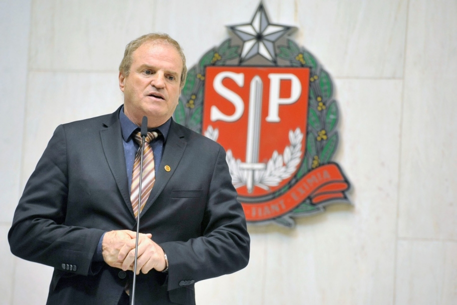 Deputado Cezar destina recursos para APAEs de cidades da região 