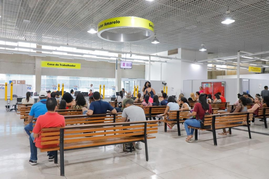 Casa do Trabalhador seleciona 800 atendentes para loja Oxxo