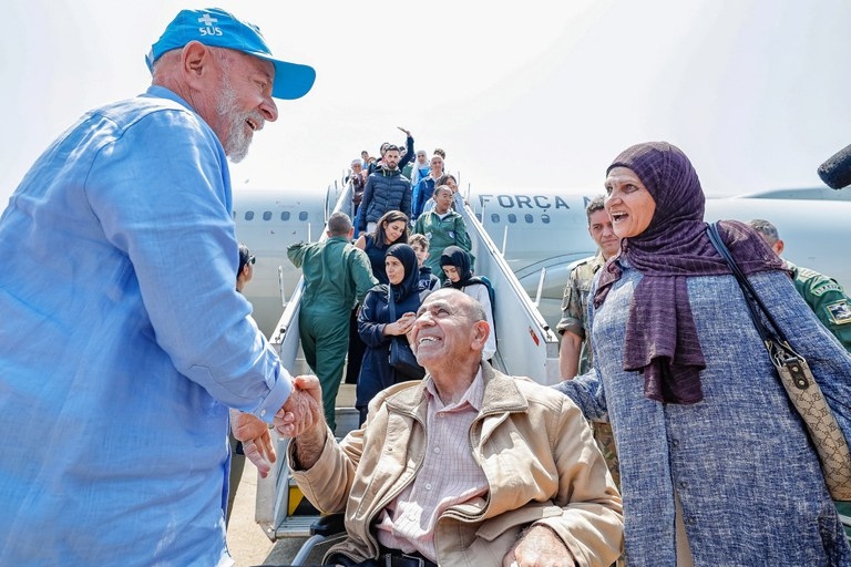 Presidente Lula dá boas-vindas aos primeiros repatriados do Líbano